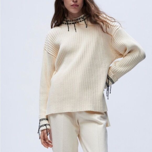 Zara Tops - Zara KNIT SWEATER  bloggers favorite